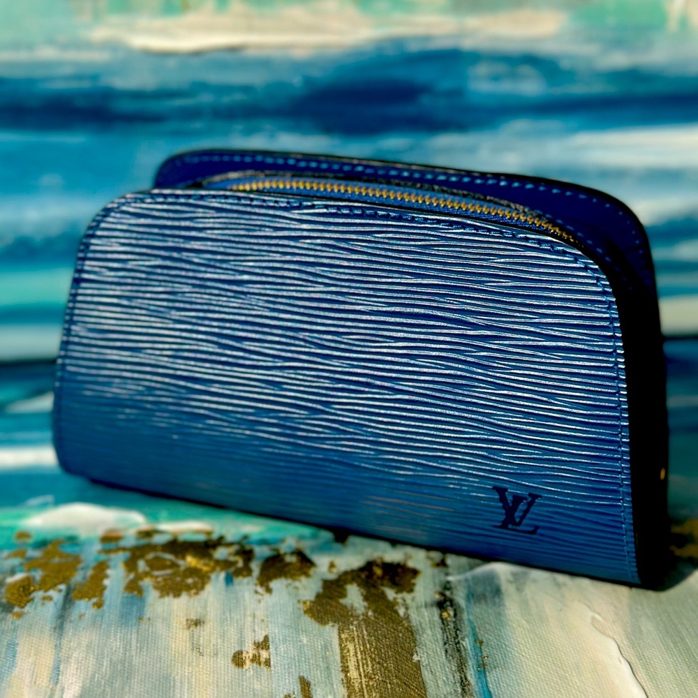 Louis Vuitton Dauphine Epi Toledo Blue Cosmetic Bag - Picture 4 of 11